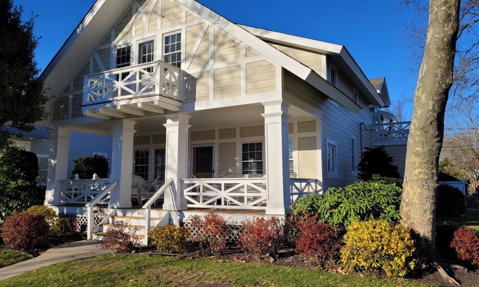 Belmar House | Comfortable Home 3 blocks from the beach at the Jersey Shore (Belmar, North end)