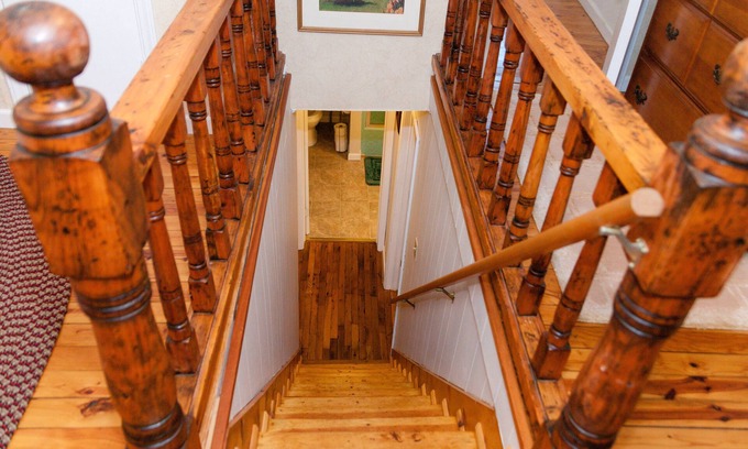 Jefferson Cottage | COMFORTABLE, HOMEY, FULLY RENOVATED MOUNTAIN COUNTRY COTTAGE