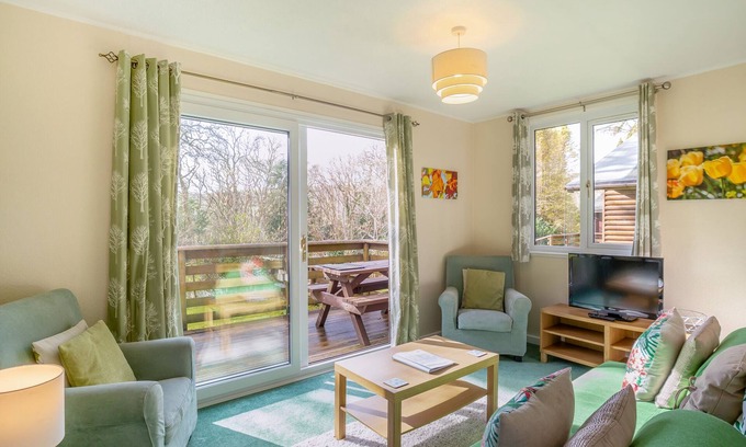 St Wenn Ski Chalet | Comfortable log cabin offering self-catering in the heart of Cornwall.