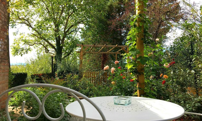 Siena Apartment | Comfortable Mini Apt with Garden -2km from Centre - Out of ZTL - Free Parking