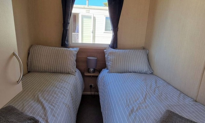 St Leonards-On-Sea House | Comfortable & Modern, Sleeps 6, Great Location