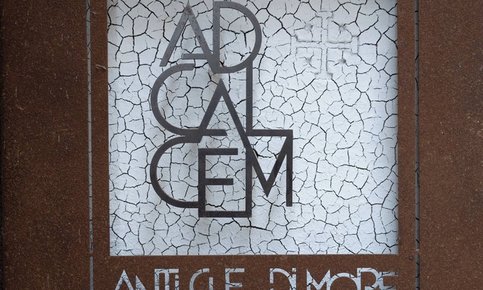 Terlizzi House | Comfortable room with private bathroom and sitting area