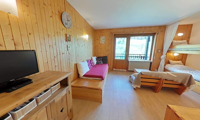 Le Grand-Bornand Apartment | Comfortable studio with balcony near the slopes