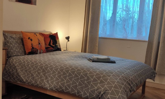 Colchester Apartment | Comfortable Stunning 2-bed Apartment in Colchester