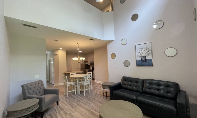 Dothan House | Comfortable Townhouse in nice neighborhood close to Medical Centers