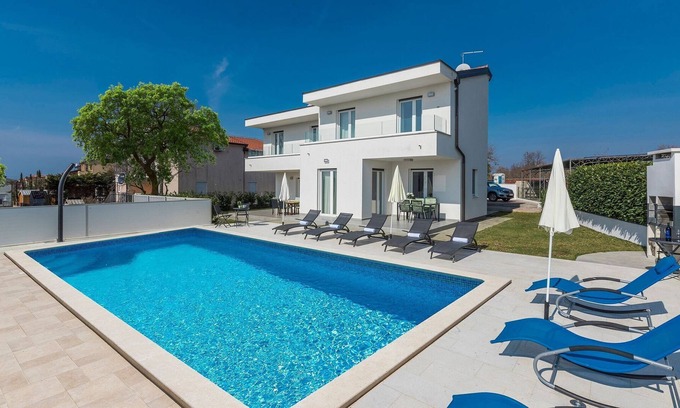 Nova Vas Cottage | Comfortable Villa with private pool