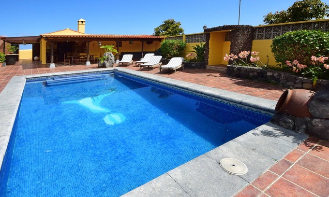Puerto de la Cruz House | Comfortable, with private pool and BBQ, fast WiFi, Teide and sea view