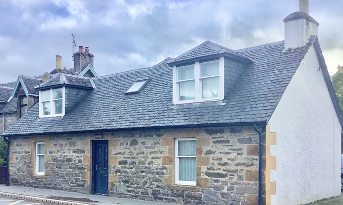 Newtonmore Cottage | Comfy 3-Bedroom Cottage in Newtonmore, Cairngorms