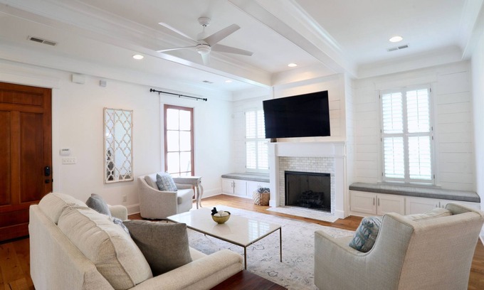 Oxford House | Comfy 4BR Haven in Oxford | Game Weekend Stay