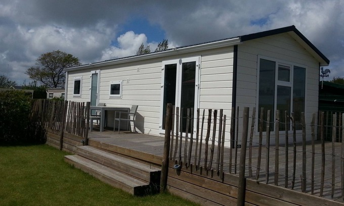 Hippolytushoef Ski Chalet | Comfy chalet with dishwasher, near the Wadden Sea