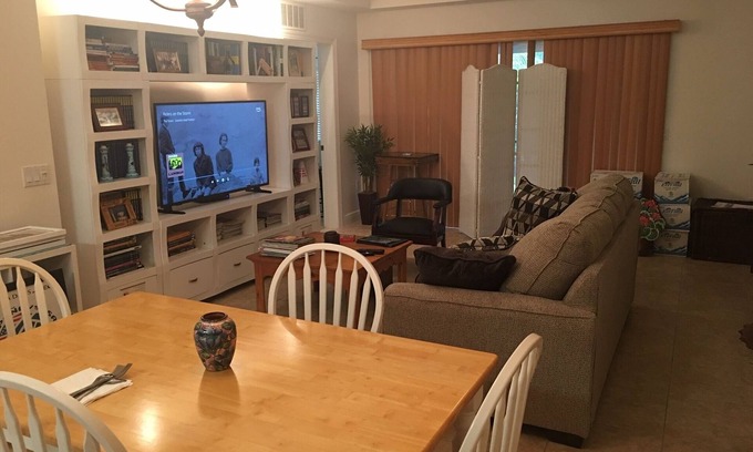 Boulevard Village and Tennis Condo | Comfy Condo In Highly-Regarded Vero Beach Tennis Village