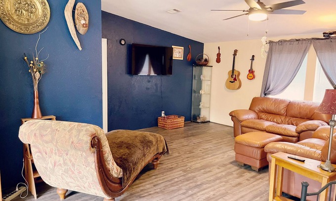 North Weeki Wachee House | Comfy Half Acre Hideaway