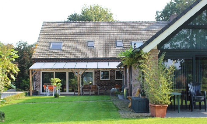Siebengewald House | Comfy Holiday Home in Siebengewald with Sauna, bubble bath