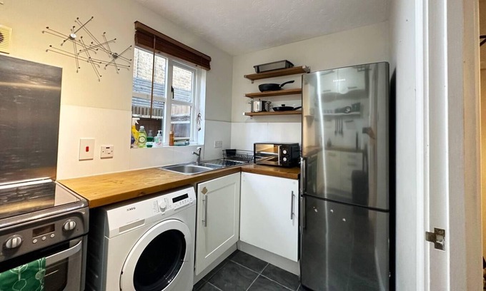 Peckham Rye Apartment | Comfy Stay East Dulwich - Close to Trendy Pubs