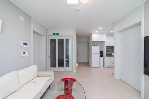 Bongmyeong-dong Apartment | Comma