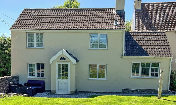 Frampton Cotterell Cottage | Commonwealth Cottage