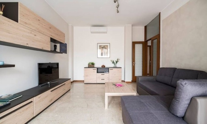 Como Apartment | Como 101, downtown