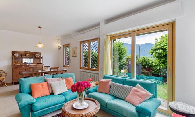 Cernobbio Apartment | Como Lake Cosy Flat with Garden and Parking