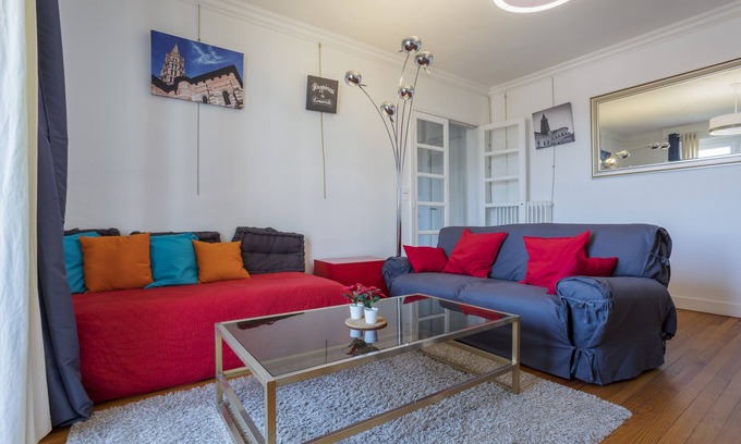 Arnaud Bernard Apartment | Compans airport shuttle congress center