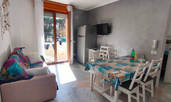Rosapineta Apartment | Completely refurbished flat near the beach