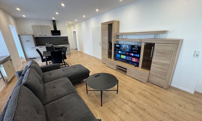 Schwalbach Apartment | Completely refurbished fitters' apartment for 5 people
