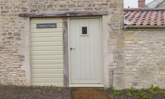 Shepton Mallet Cottage | COMPTON COTTAGE, family friendly in Shepton Mallet