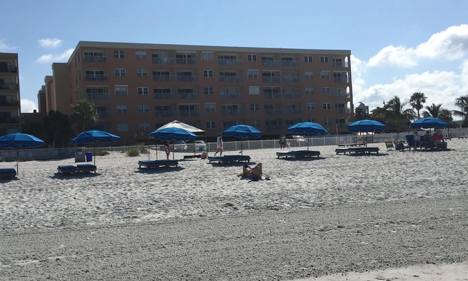 Madeira Beach Condo | Condo Across from Johns Pass