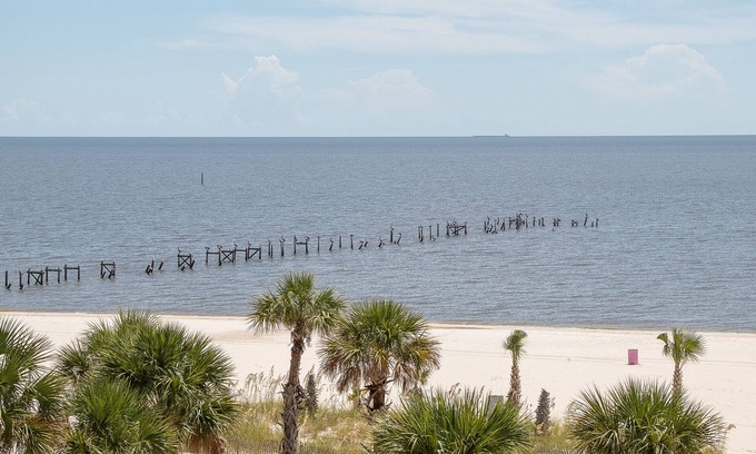 Henderson Point Condo | Condo Directly On The Beach In Pass Christian! 2 Bedroom/2 Bath- Sleeps 6!