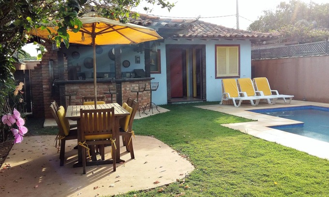 Praia Rasa House | Condo house 4 suites on the sand of Manguinhos beach, comfort and cosiness!