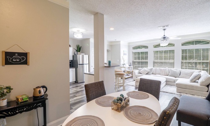 Biloxi Condo | Condo in great location! 2BR, 2BA, sleeps 6, playground, 2 pools, hot tubs, gym.