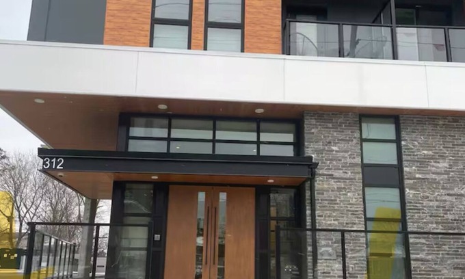 Waterloo Condo | Condo in Waterloo