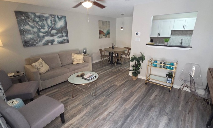 Riverside Condo | Condo near Downtown Austin