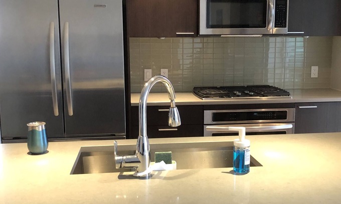 Coquitlam Condo | Condo near malls, many restaurants nearby sky train