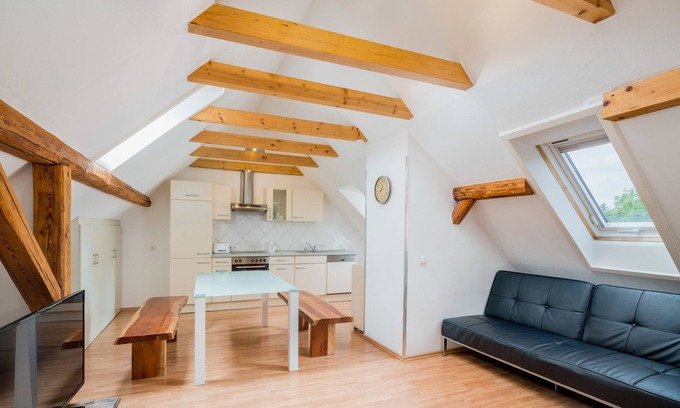 Zirndorf Apartment | Condo V - modern apartment for up to 6 people