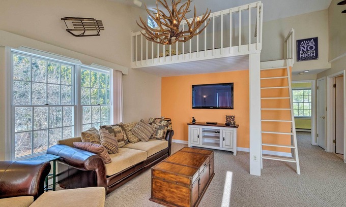 Windham Condo | Condo w/Loft: 2 Mi to Windham Mountain Ski!