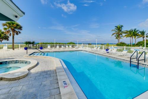 Redington Shores Apartment | Condo with Gulf View! Walk to Redington Beach
