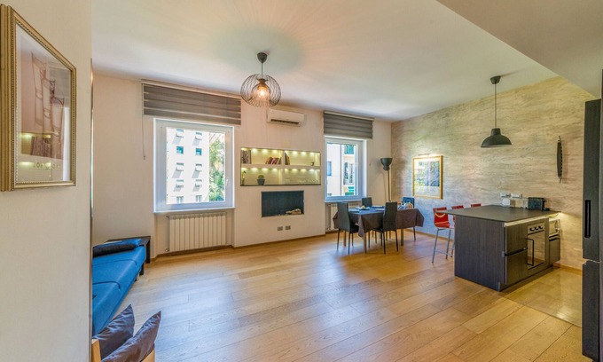 Sestri Ponente Apartment | 'Confort-moderno and parking' Apartment with Balcony, Wi-Fi and Air Conditioning