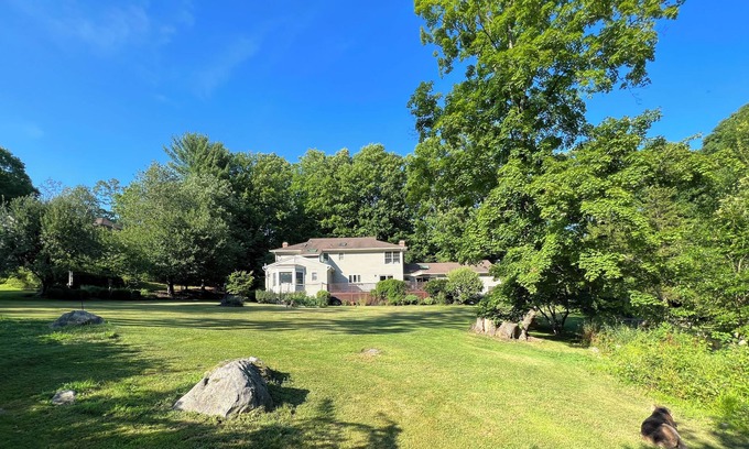 Weston House | Connecticut country estate for nature lovers. Near beaches, hiking, golf & NYC.