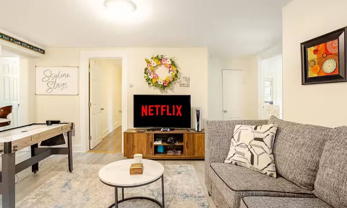 Beaver Hills Apartment | ConStay: Yale and SCSU Nearby + On-Site Parking