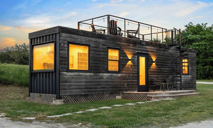 Waco House | Container home with rooftop views and pickleball
