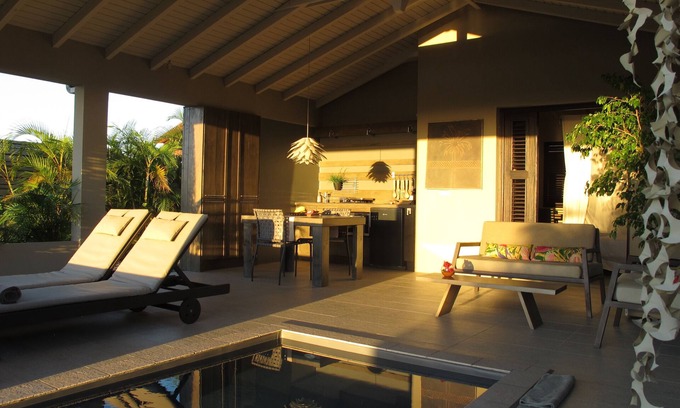 Grand-Bourg Villa | Contemporary villa on the top of Le Morne with sea view