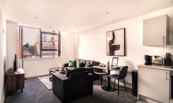 Preston Apartment | Contemporary 1 Bed Apartment in Central Preston