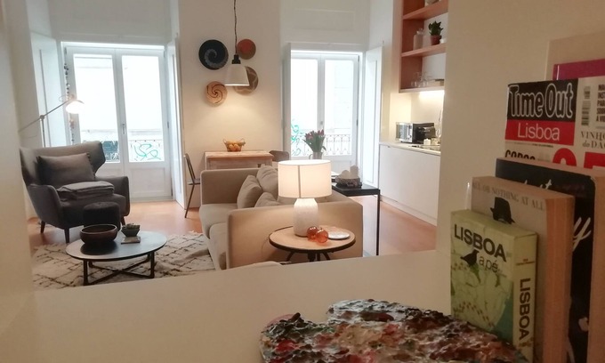 Sao Paulo Apartment | Contemporary and charming flat just behind Time Out Food Market (Very Central)