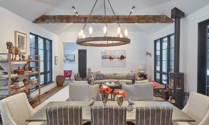 Wilson House | Contemporary Farm House .2 miles from downtown Wilson