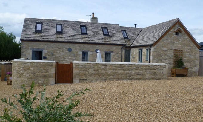 Bradford-on-Avon House | Contemporary 18th Century Barn Conversion with Gym and Games Room