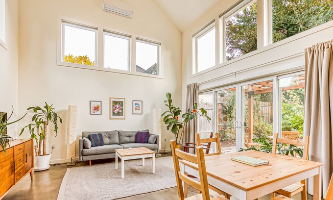 Alberta House | Contemporary hideaway with lovely outdoor space & great location for exploring