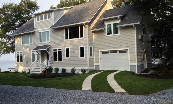Cobb Island House | Contemporary luxury home with spectacular water vistas