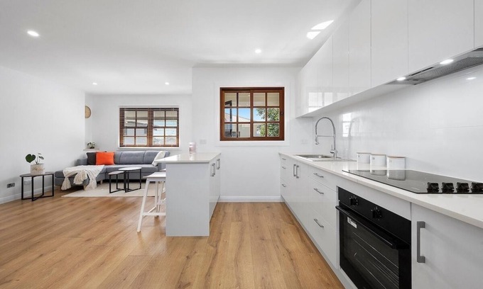 The Junction House | Contemporary Merewether Guesthouse