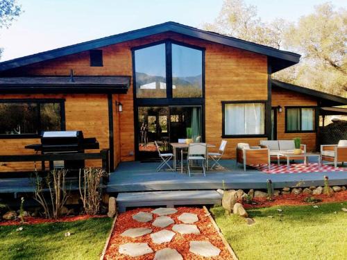 Three Rivers House | Contemporary River House close to SNP gate -7acres
