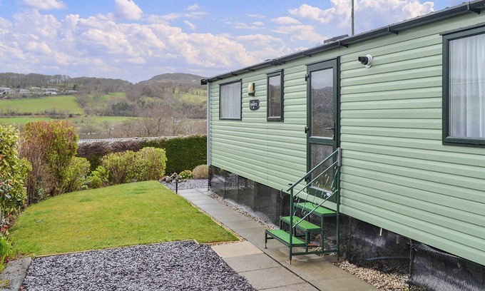 Dolgellau House | Contemporary, stylish caravan with one double and one twin.